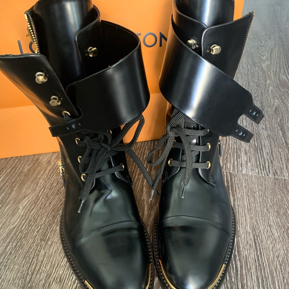 Boots - Picture 2 of 7